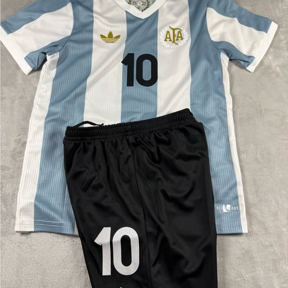 Messi Argentina Jersey Kids Kit.